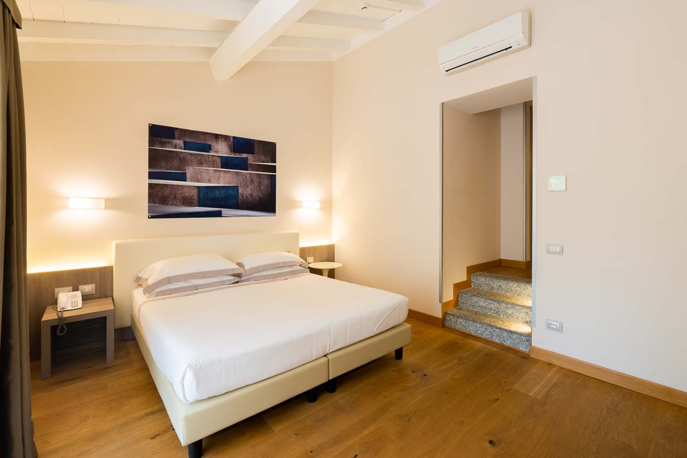 Hotel Centrale - Camere & Suites