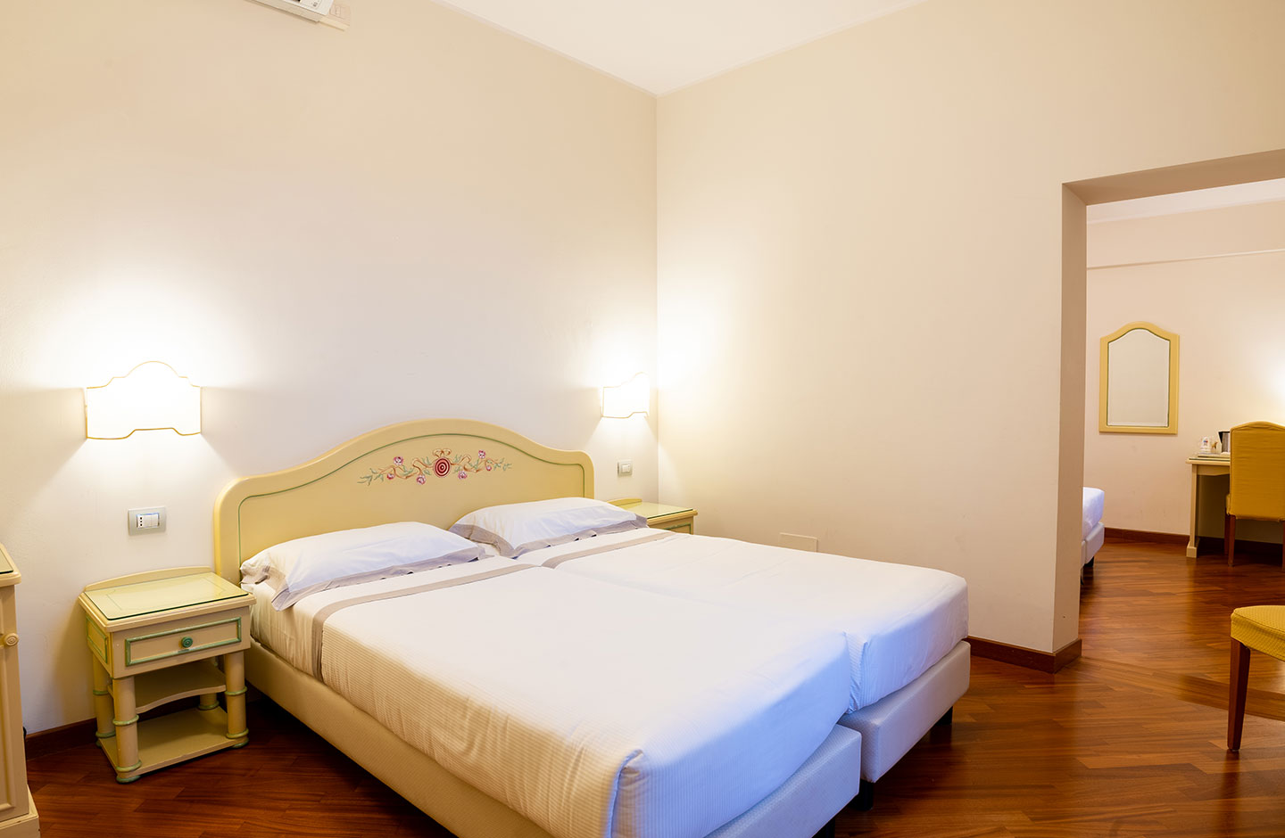 Hotel Centrale - Camere & Suites